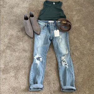 Mid rise relaxed skinny crop